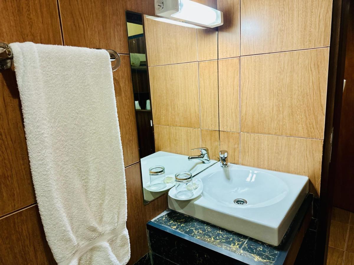 Yaahot Hotel Yaoundé Kültér fotó