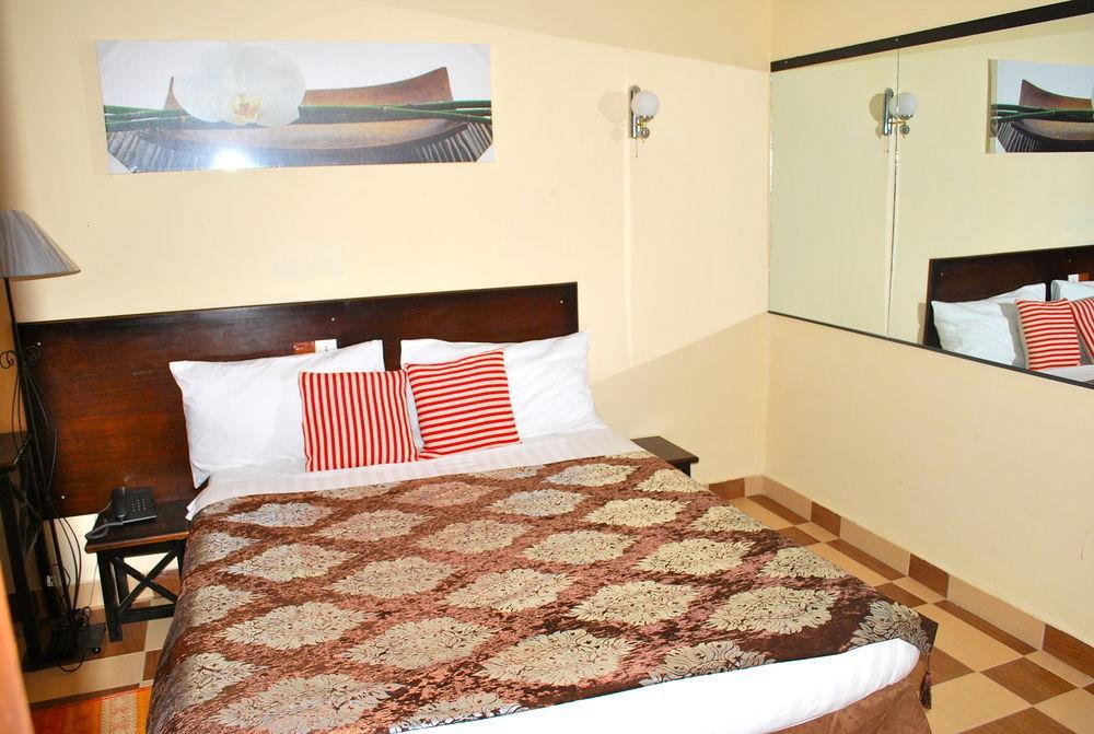 Yaahot Hotel Yaoundé Kültér fotó